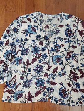 Liz Claiborne White Floral Button-Front Top with Blue & Pink Accents